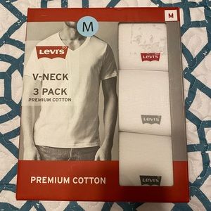 Levi’s 3-pack v-neck under shirts